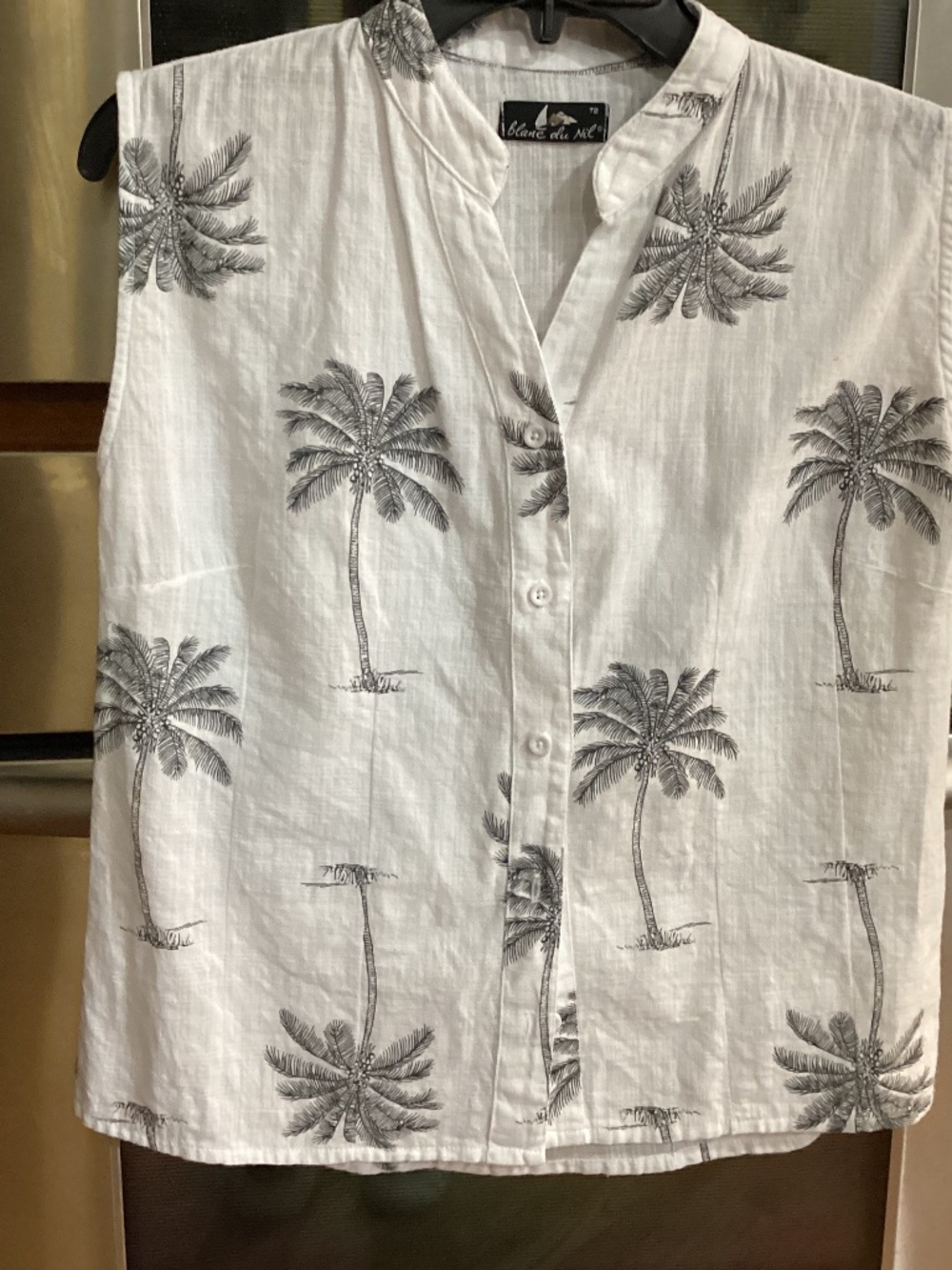 Blanc du Nil Cotton Sleeveless Button up, white , Black Palm Trees